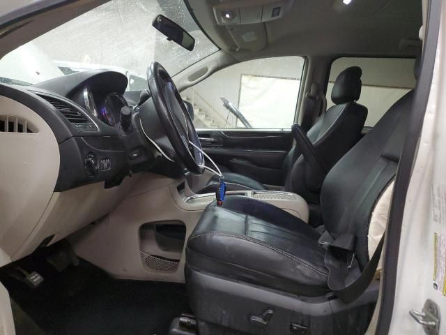 2013 Chrysler Town & Country Touring L