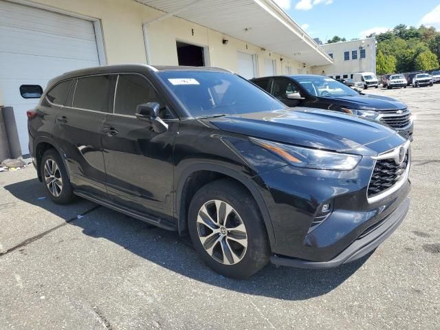 2022 Toyota Highlander XLE