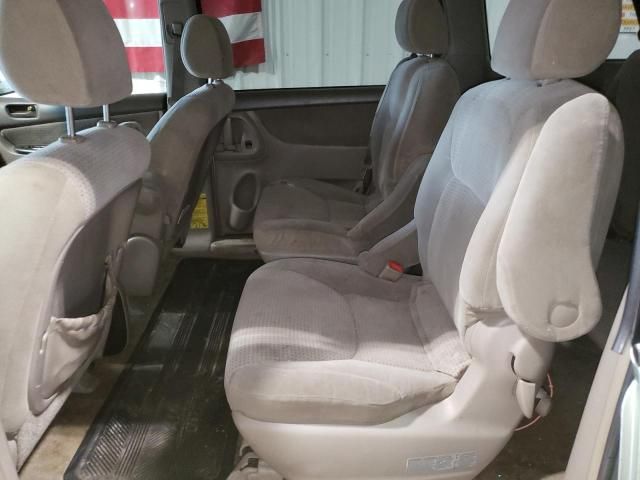 2006 Toyota Sienna CE