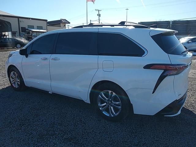 2022 Toyota Sienna XSE