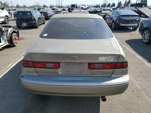 1999 Toyota Camry LE