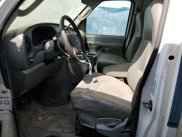 2008 Ford Econoline E350 Super Duty Cutaway Van