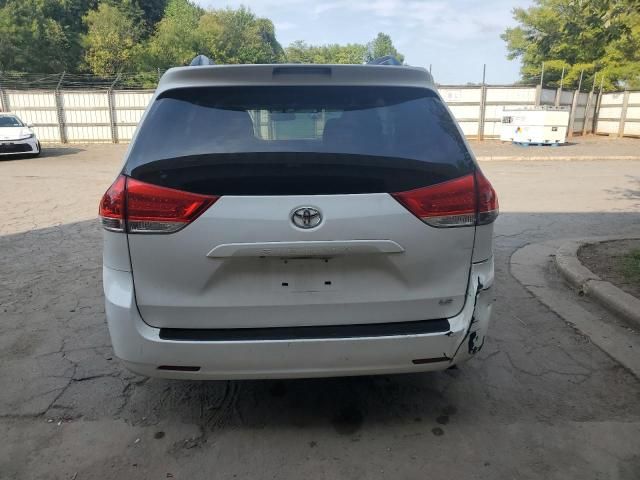 2011 Toyota Sienna LE