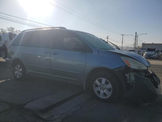 2005 Toyota Sienna CE