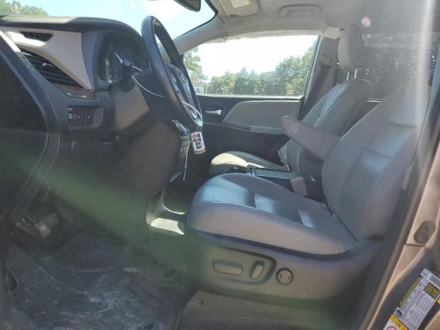 2019 Toyota Sienna XLE