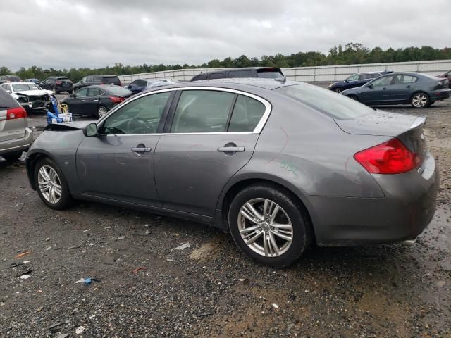 2015 Infiniti Q40