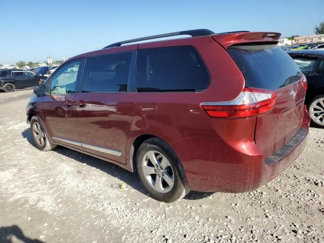 2017 Toyota Sienna LE