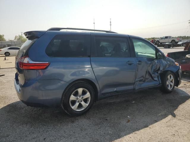 2017 Toyota Sienna LE