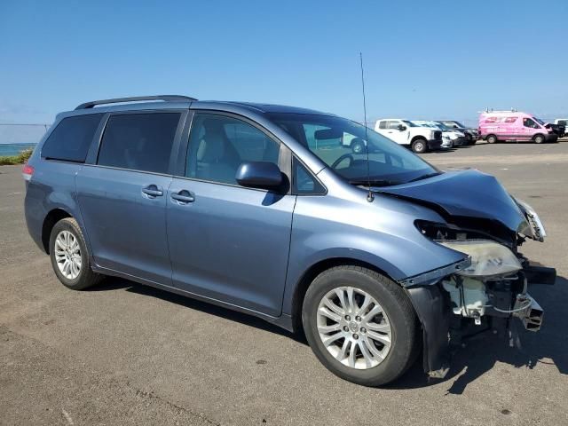 2013 Toyota Sienna XLE