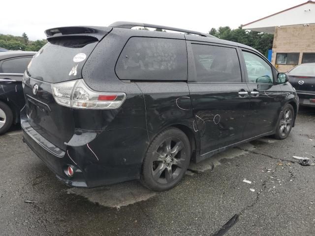 2015 Toyota Sienna Sport