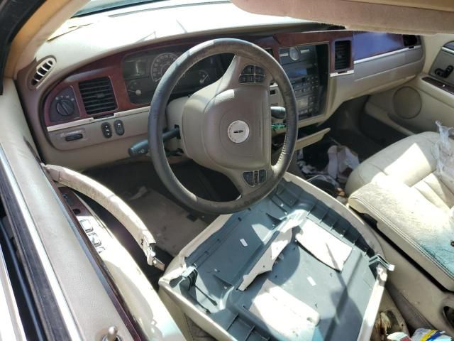 2003 Lincoln Town Car Executive