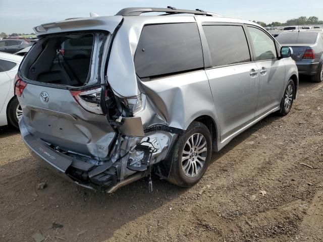 2020 Toyota Sienna XLE