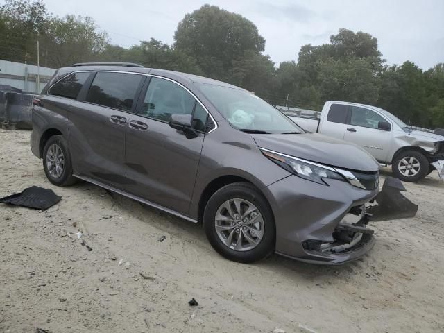 2024 Toyota Sienna LE