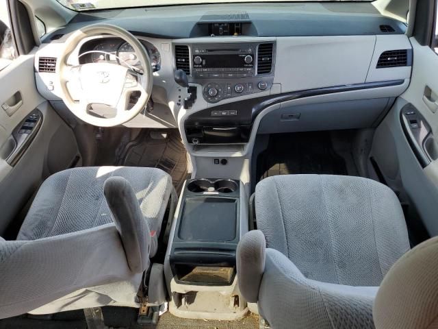 2011 Toyota Sienna LE