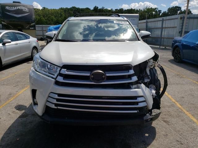 2019 Toyota Highlander SE