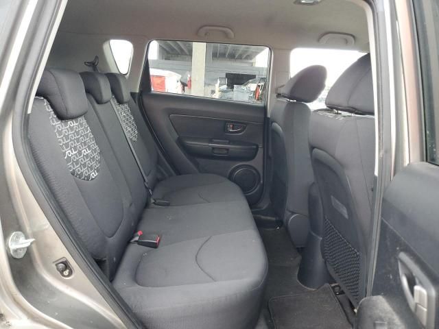 2010 KIA Soul +