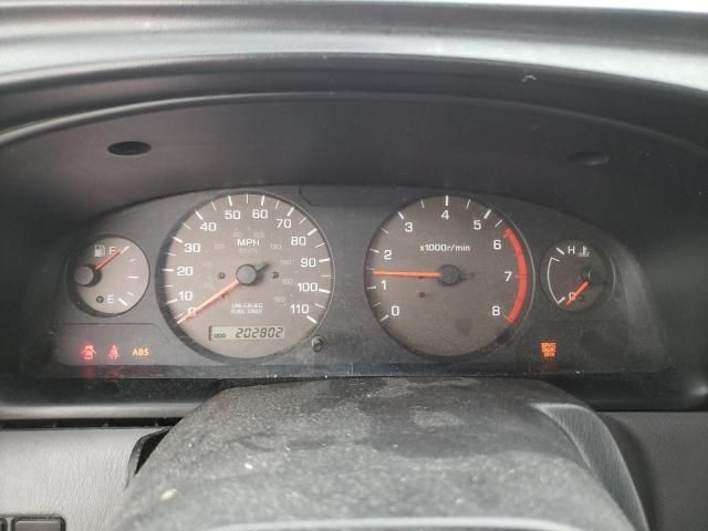 2000 Nissan Frontier Crew Cab XE