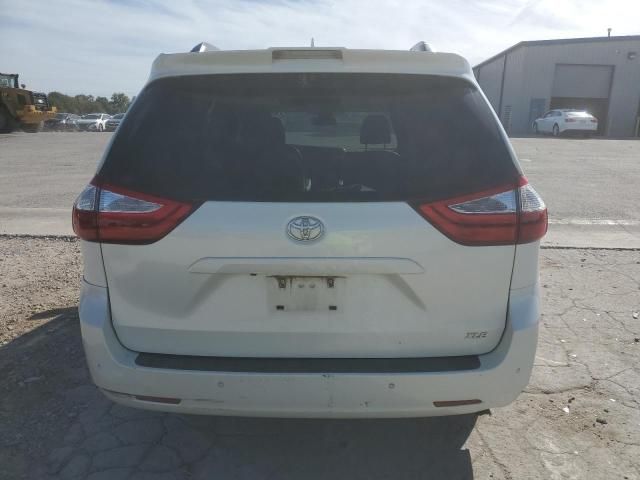 2018 Toyota Sienna XLE