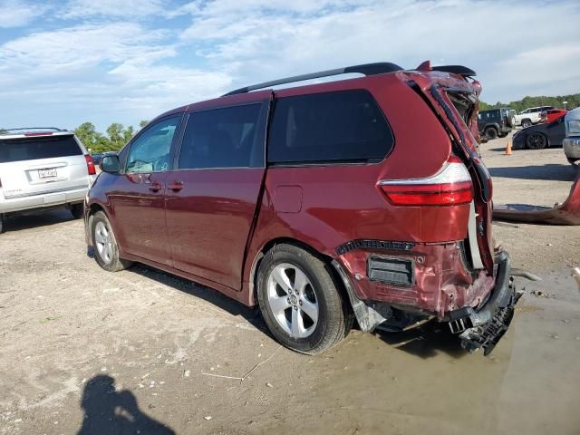 2018 Toyota Sienna LE