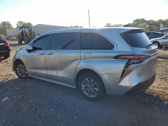 2021 Toyota Sienna LE