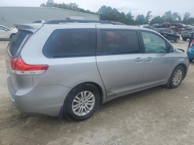 2011 Toyota Sienna XLE