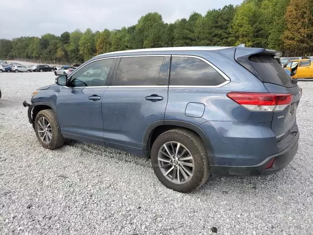 2017 Toyota Highlander SE