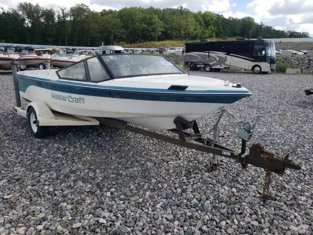 1989 Mastercraft Craft Boat