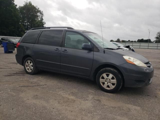 2009 Toyota Sienna CE