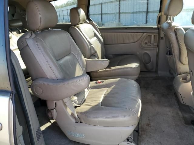 2005 Toyota Sienna XLE