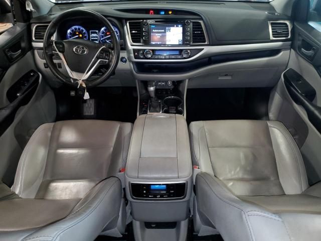 2019 Toyota Highlander SE