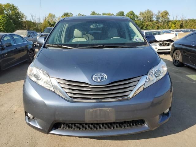 2013 Toyota Sienna XLE