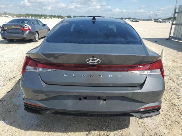 2023 Hyundai Elantra SE