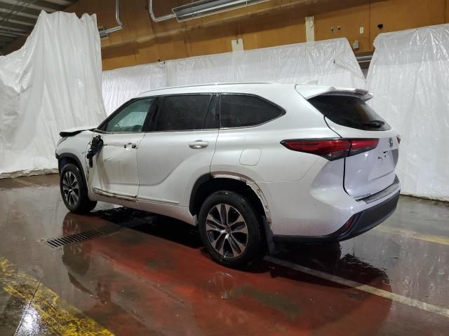 2022 Toyota Highlander XLE