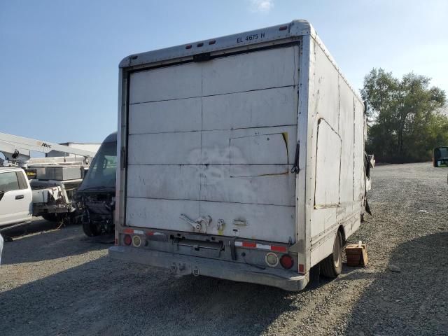 2000 Ford Econoline E350 Super Duty Cutaway Van