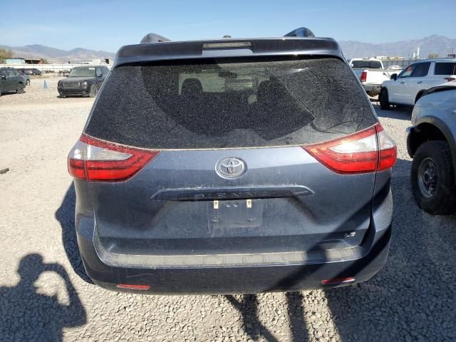 2017 Toyota Sienna LE