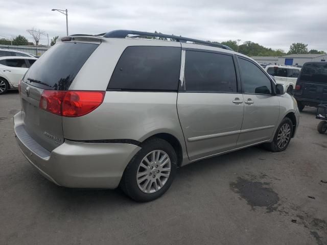 2010 Toyota Sienna XLE