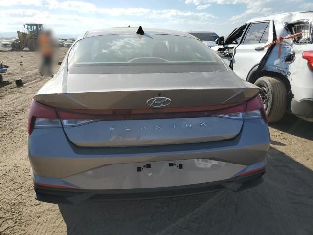 2022 Hyundai Elantra SE