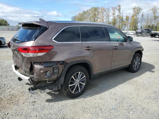 2019 Toyota Highlander SE