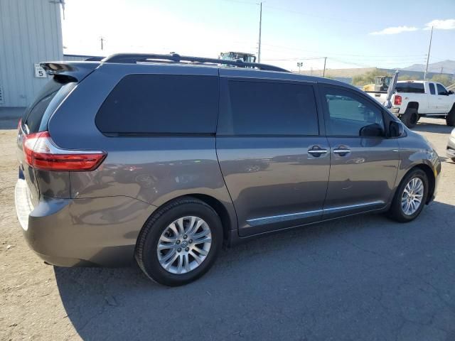 2017 Toyota Sienna XLE