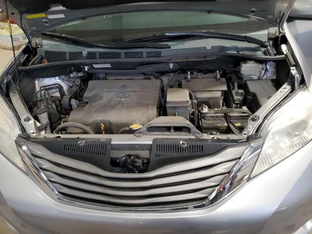 2013 Toyota Sienna XLE