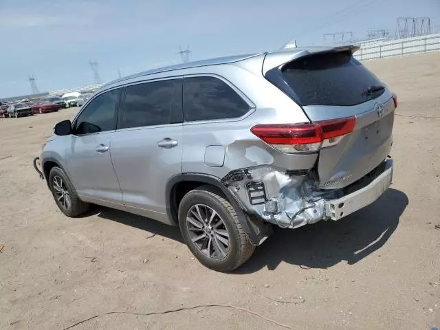 2017 Toyota Highlander SE