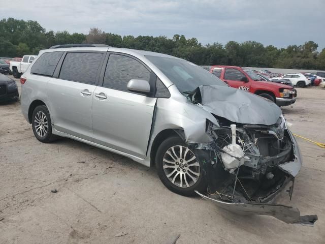 2019 Toyota Sienna XLE