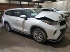 2022 Toyota Highlander Hybrid Platinum