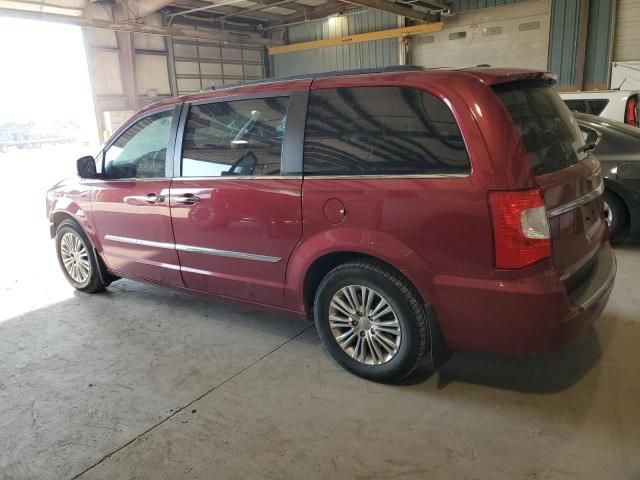 2013 Chrysler Town & Country Touring L