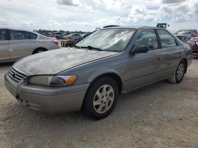 1999 Toyota Camry LE