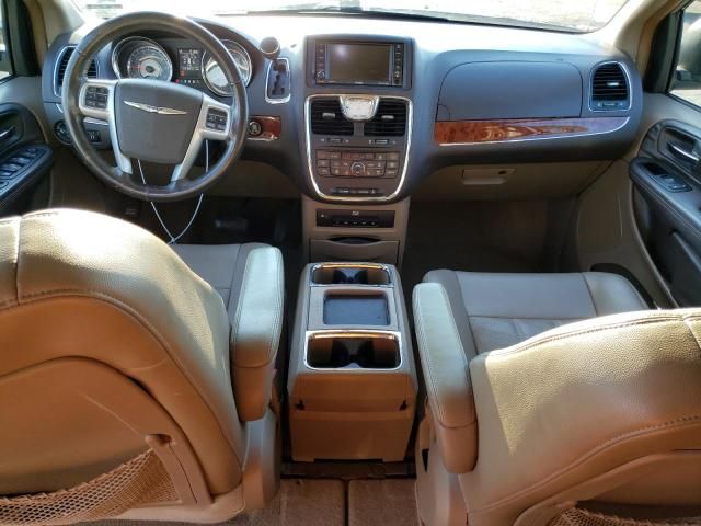 2013 Chrysler Town & Country Touring L