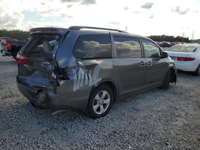 2017 Toyota Sienna LE