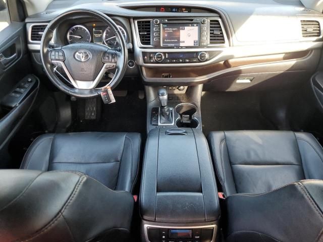 2019 Toyota Highlander SE