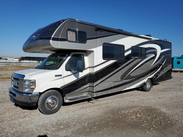 2016 Ford Econoline E450 Super Duty Cutaway Van