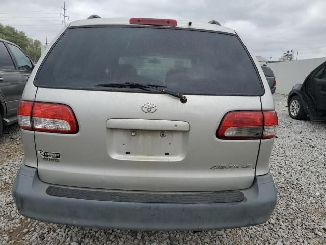 2003 Toyota Sienna LE